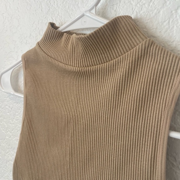 ZARA Ribbed Tank Top - Picture 3 of 6